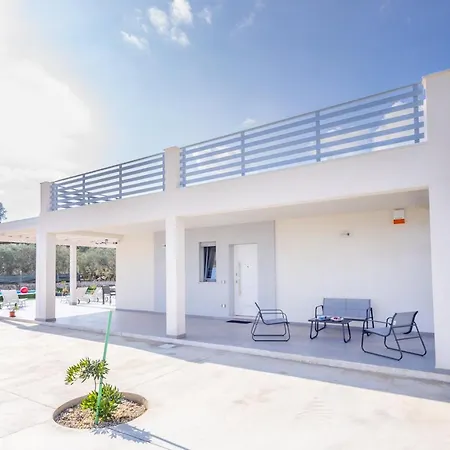 White House Luisa * Santa Maria Del Focallo