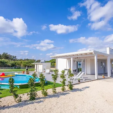 White House Luisa Holiday home *
