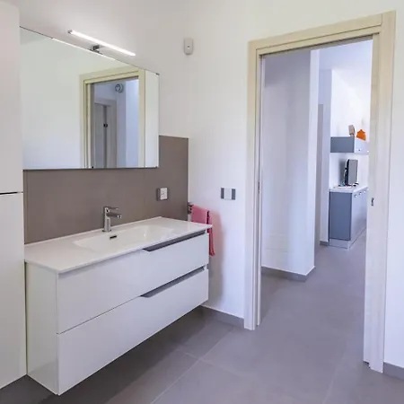 White House Luisa * Santa Maria Del Focallo